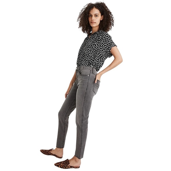 MADEWELL Stovepipe Jeans in Cement Wash: Raw-Hem Edition - Picture 3 of 15